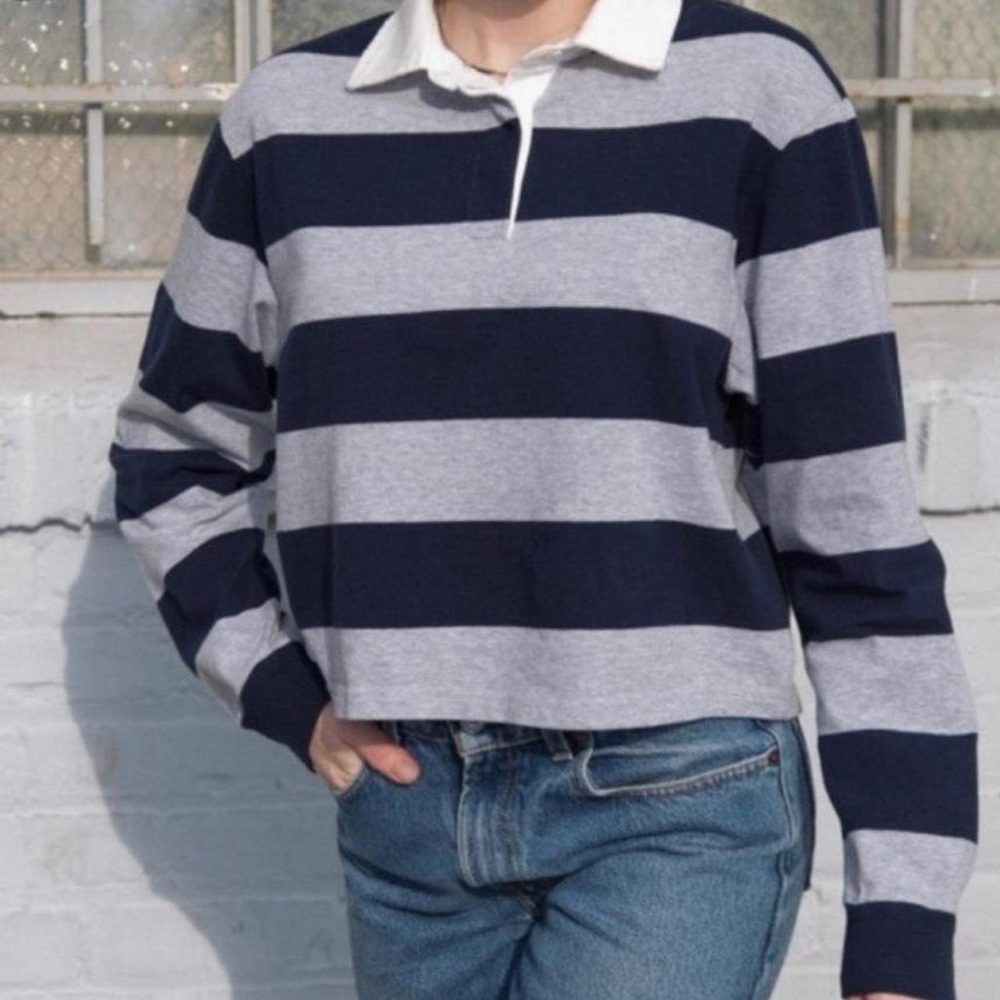 Brandy Melville Blue and Gray Crew Neck Sweater